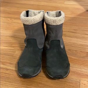 Women’s oboz winter boots size 8